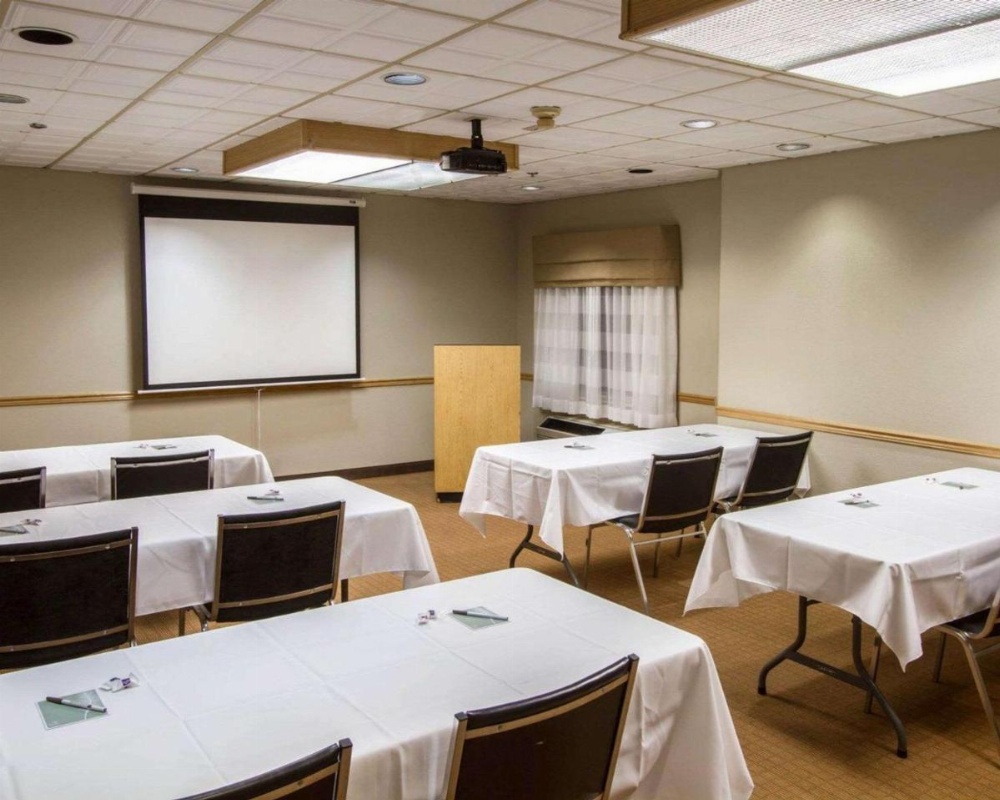 Queen Room - Accessible/Nonsmoking